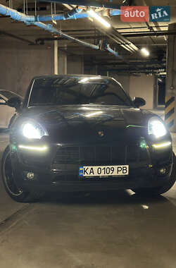 Внедорожник / Кроссовер Porsche Macan 2015 в 