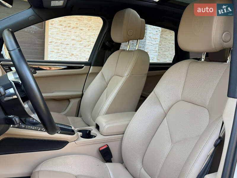 Внедорожник / Кроссовер Porsche Macan 2021 в Черновцах