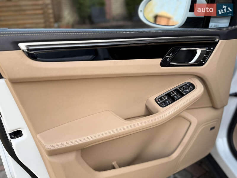 Внедорожник / Кроссовер Porsche Macan 2021 в Черновцах