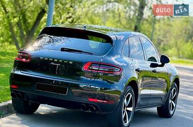 Позашляховик / Кросовер Porsche Macan 2018 в 