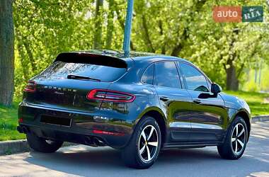 Позашляховик / Кросовер Porsche Macan 2018 в 