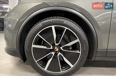 Внедорожник / Кроссовер Porsche Macan 2024 в 