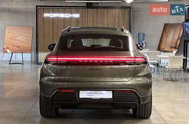 Внедорожник / Кроссовер Porsche Macan 2024 в 