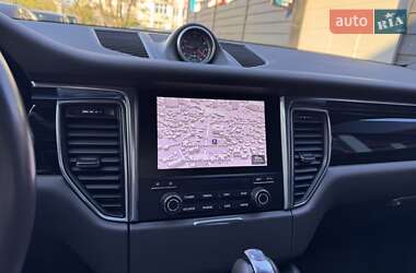 Внедорожник / Кроссовер Porsche Macan 2018 в 