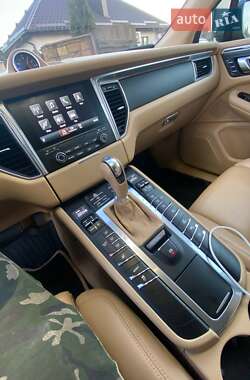 Позашляховик / Кросовер Porsche Macan 2016 в 