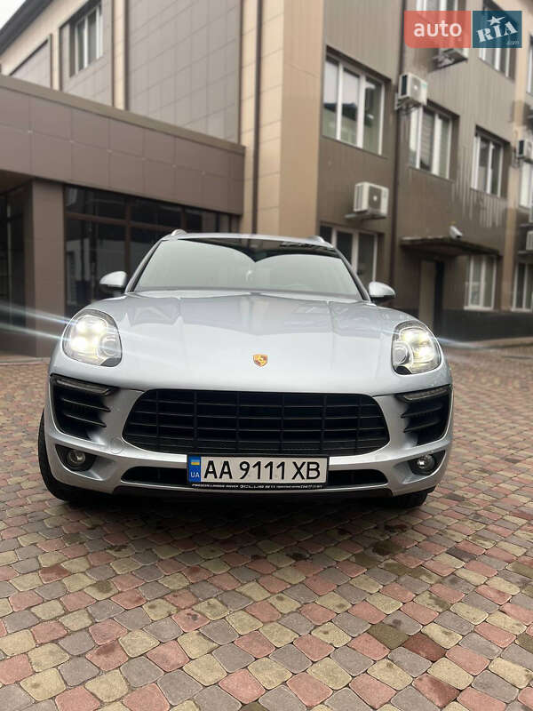 Внедорожник / Кроссовер Porsche Macan 2017 в Киеве