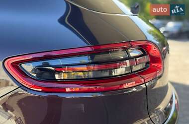 Внедорожник / Кроссовер Porsche Macan 2014 в 