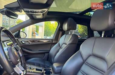 Внедорожник / Кроссовер Porsche Macan 2014 в 