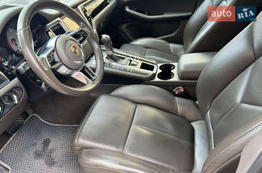 Позашляховик / Кросовер Porsche Macan 2015 в 