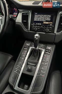 Внедорожник / Кроссовер Porsche Macan 2015 в 