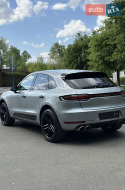 Позашляховик / Кросовер Porsche Macan 2019 в 
