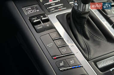 Внедорожник / Кроссовер Porsche Macan 2014 в 