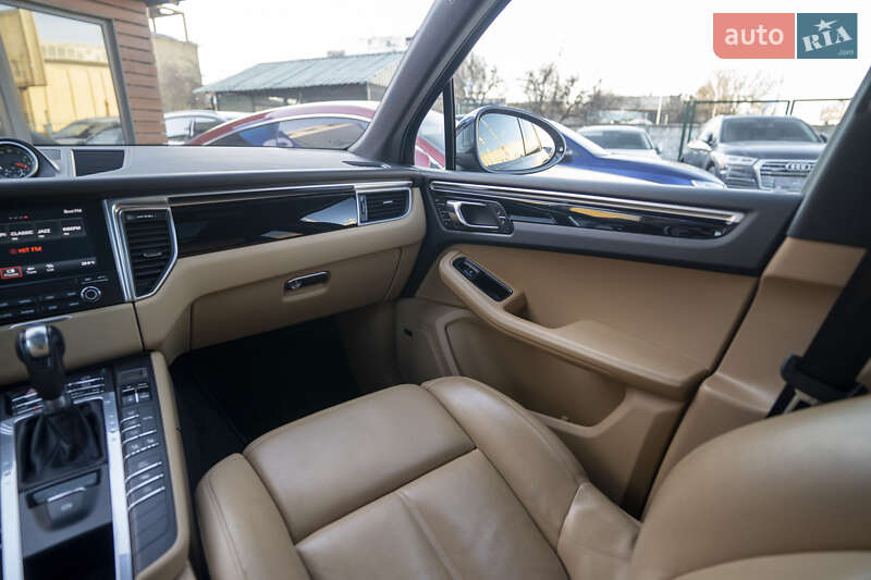 Внедорожник / Кроссовер Porsche Macan 2018 в Киеве фото 26 Внедорожник / Кроссовер Porsche Macan 2018 в Киеве