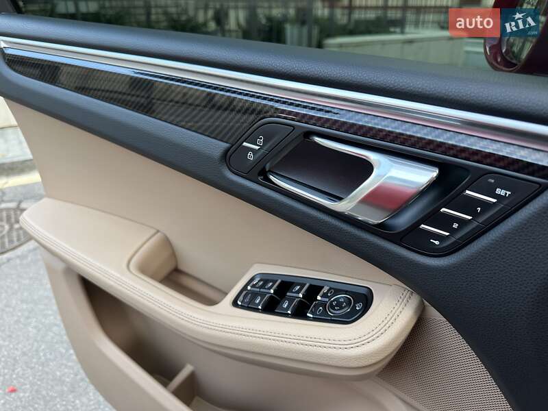 Внедорожник / Кроссовер Porsche Macan 2023 в Киеве
