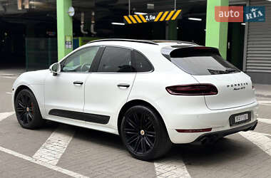 Позашляховик / Кросовер Porsche Macan 2016 в 