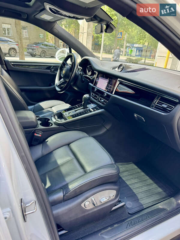 Внедорожник / Кроссовер Porsche Macan 2022 в Киеве