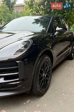 Позашляховик / Кросовер Porsche Macan 2020 в 
