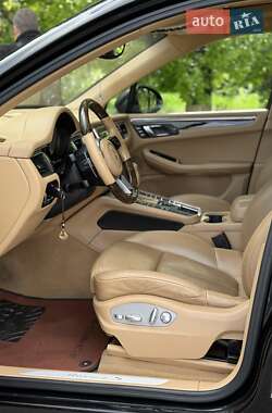 Позашляховик / Кросовер Porsche Macan 2015 в 