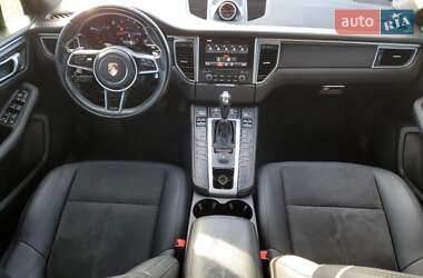 Внедорожник / Кроссовер Porsche Macan 2016 в 