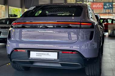 Внедорожник / Кроссовер Porsche Macan 2024 в 
