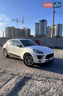 Внедорожник / Кроссовер Porsche Macan 2015 в 
