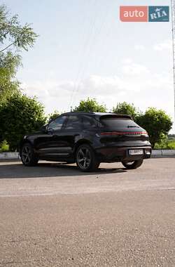Позашляховик / Кросовер Porsche Macan 2023 в 