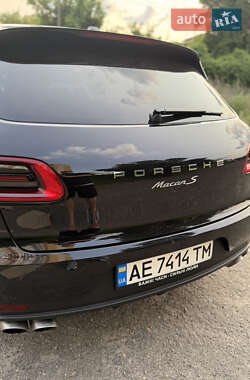 Внедорожник / Кроссовер Porsche Macan 2015 в 