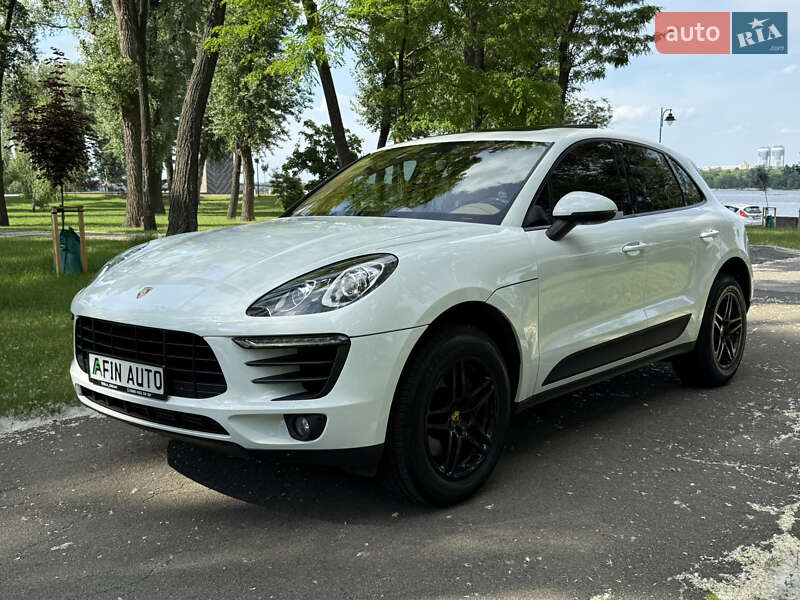 Позашляховик / Кросовер Porsche Macan 2016 в 