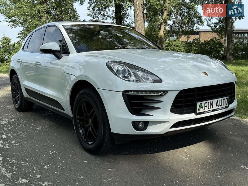 Внедорожник / Кроссовер Porsche Macan 2016 в Киеве