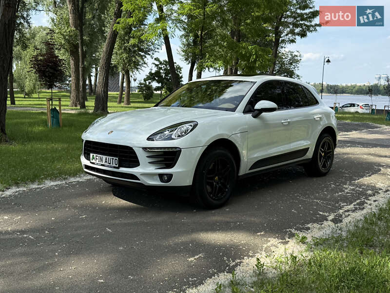Внедорожник / Кроссовер Porsche Macan 2016 в Киеве