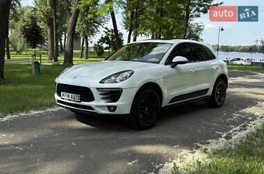 Позашляховик / Кросовер Porsche Macan 2016 в 