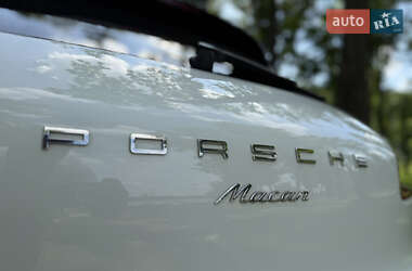 Позашляховик / Кросовер Porsche Macan 2016 в 