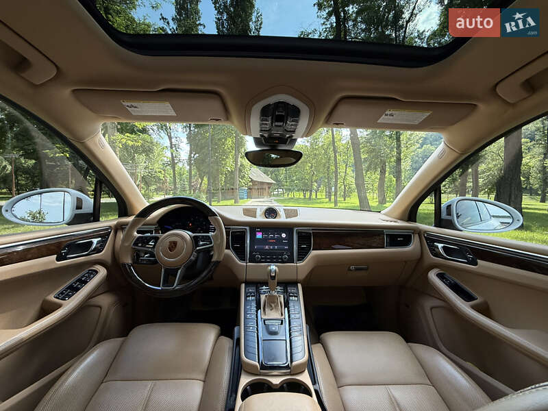 Внедорожник / Кроссовер Porsche Macan 2016 в Киеве