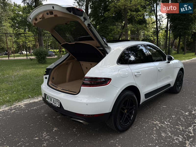 Внедорожник / Кроссовер Porsche Macan 2016 в Киеве