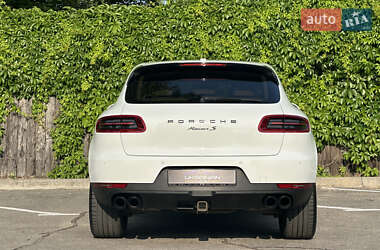 Позашляховик / Кросовер Porsche Macan 2015 в 