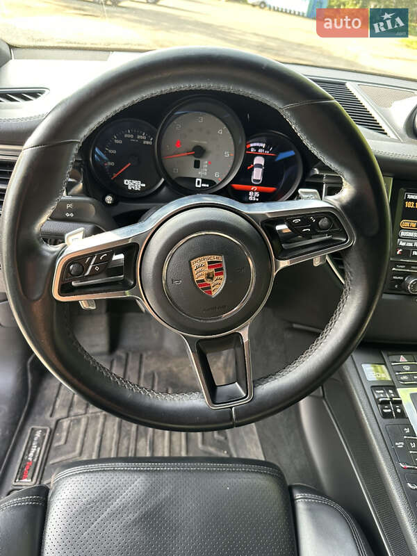 Внедорожник / Кроссовер Porsche Macan 2014 в Киеве