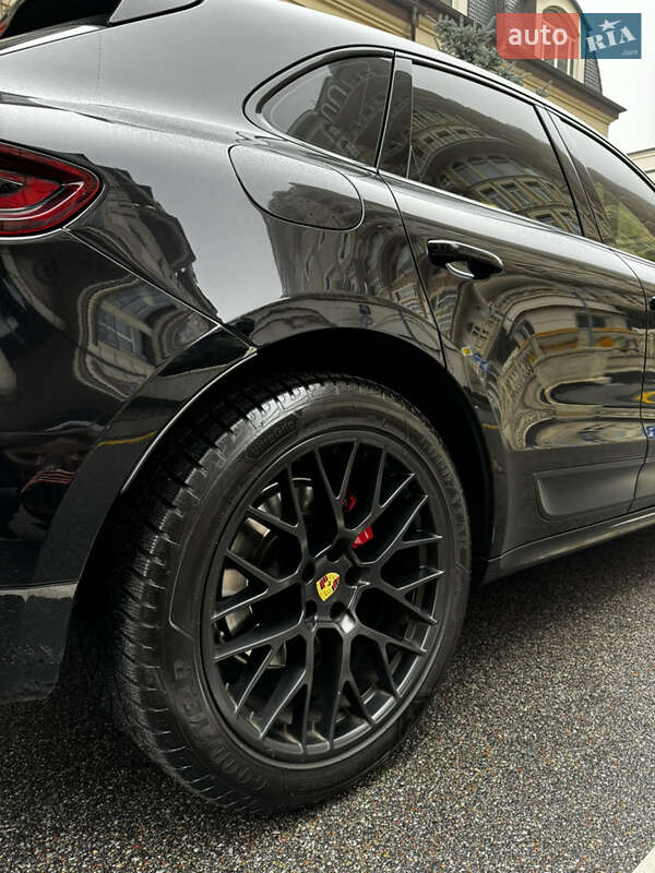 Позашляховик / Кросовер Porsche Macan 2017 в Києві