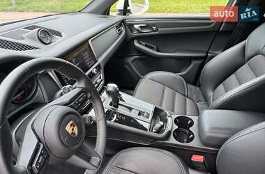 Внедорожник / Кроссовер Porsche Macan 2023 в 