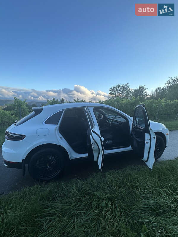 Внедорожник / Кроссовер Porsche Macan 2015 в Киеве
