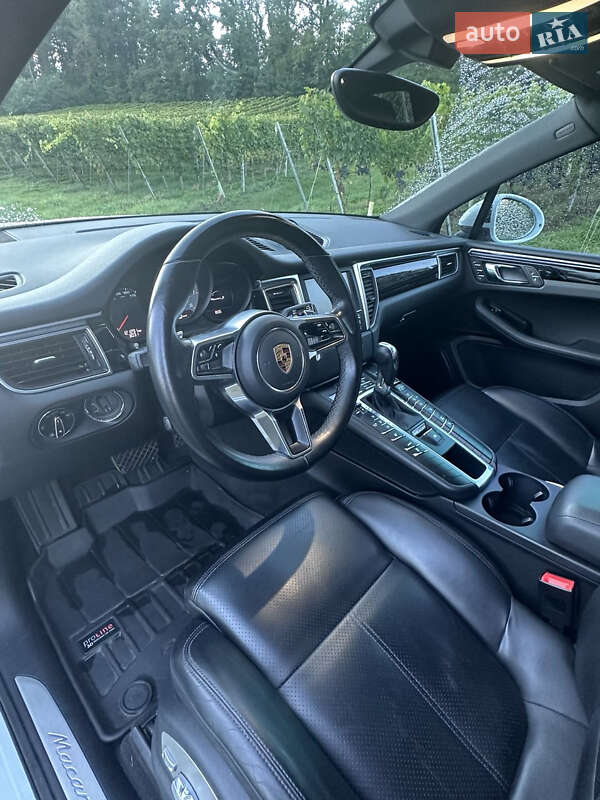 Внедорожник / Кроссовер Porsche Macan 2015 в Киеве