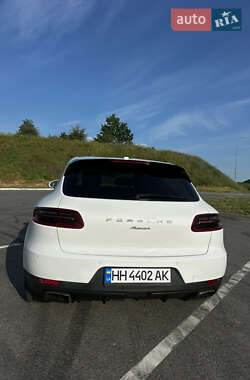 Внедорожник / Кроссовер Porsche Macan 2018 в 