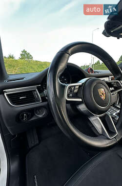 Внедорожник / Кроссовер Porsche Macan 2018 в 