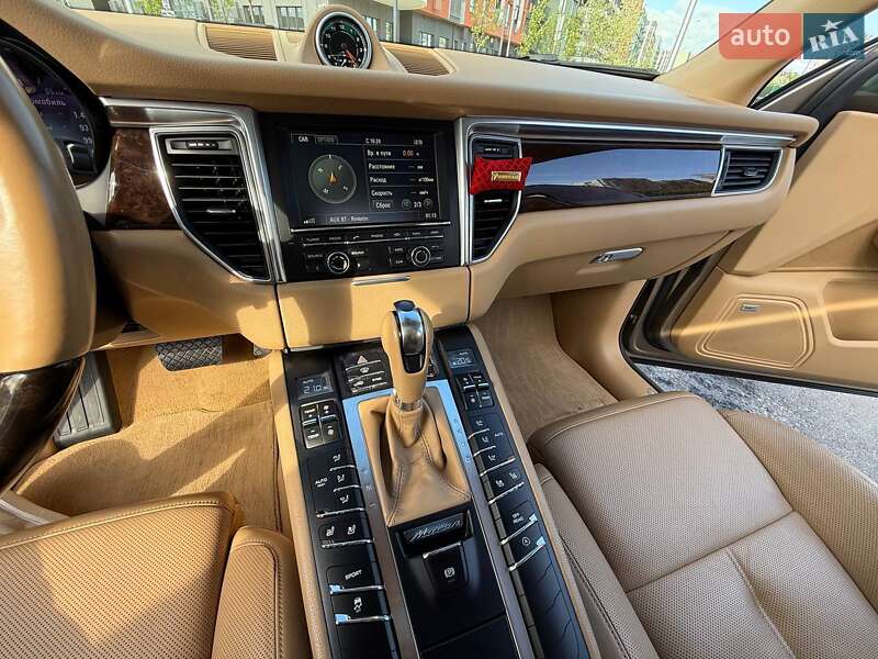 Внедорожник / Кроссовер Porsche Macan 2014 в Киеве
