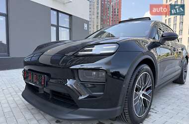 Позашляховик / Кросовер Porsche Macan 2024 в Києві