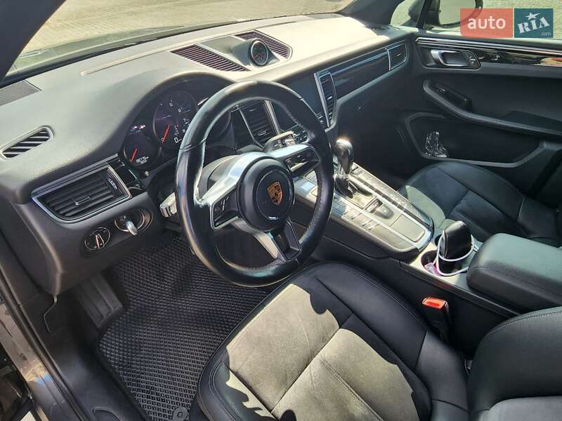 Внедорожник / Кроссовер Porsche Macan 2018 в Киеве