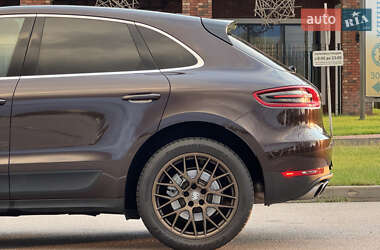 Внедорожник / Кроссовер Porsche Macan 2018 в 
