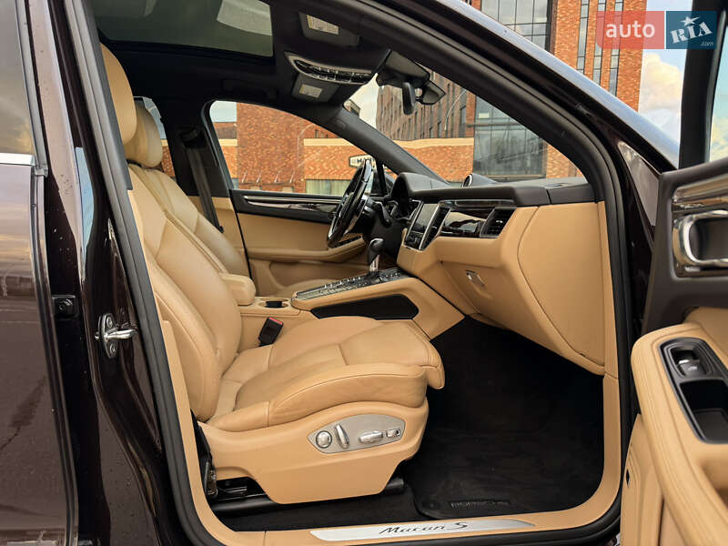 Внедорожник / Кроссовер Porsche Macan 2018 в Киеве