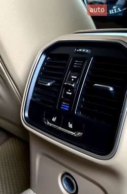 Внедорожник / Кроссовер Porsche Macan 2014 в 