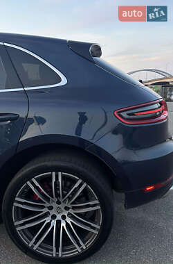 Внедорожник / Кроссовер Porsche Macan 2015 в 