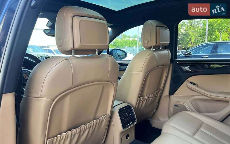 Позашляховик / Кросовер Porsche Macan 2018 в Івано-Франківську